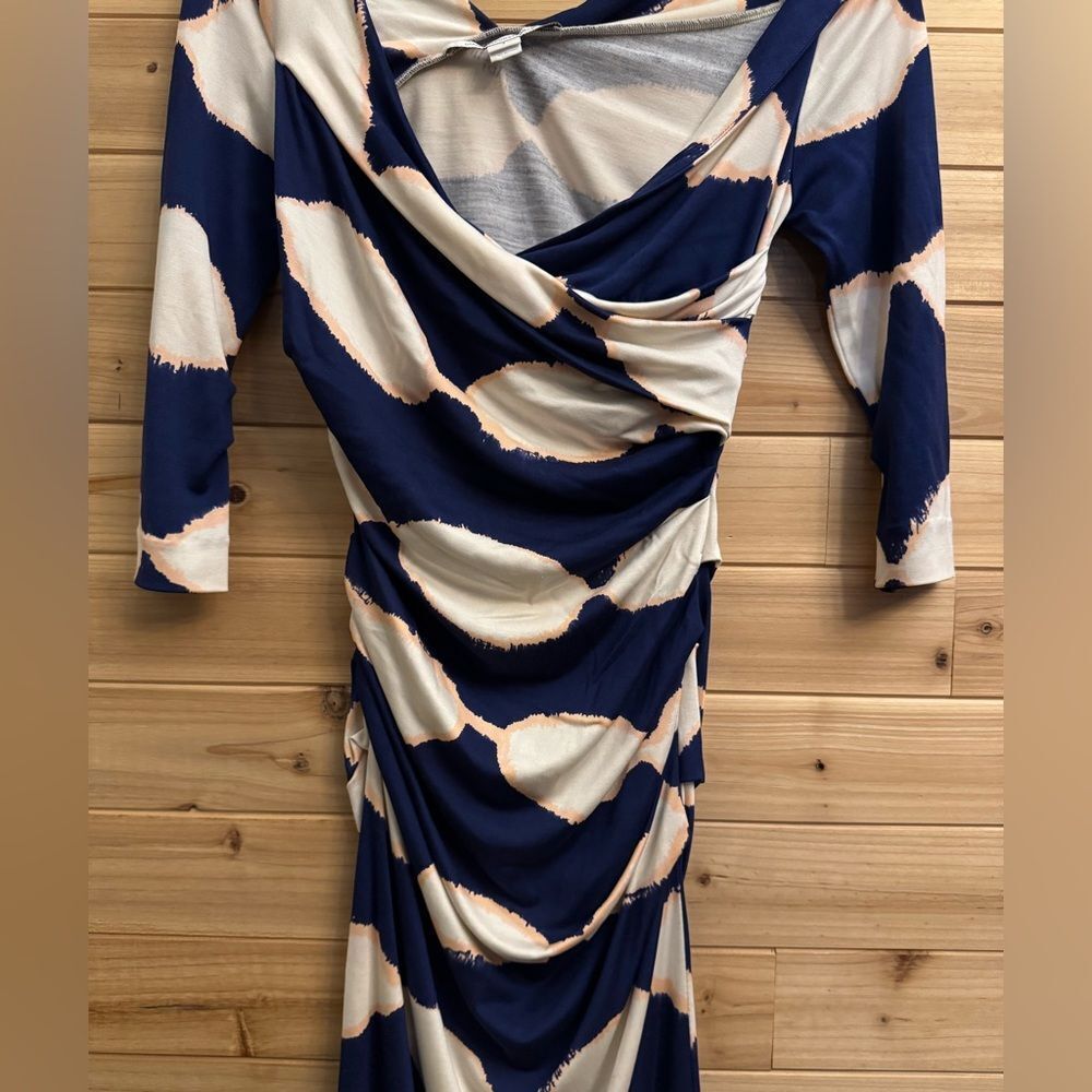 Diane VonFurstenberg Size 4 Bentley Ruched Wrap Silk 3/4 Dress - Picture 5 of 15